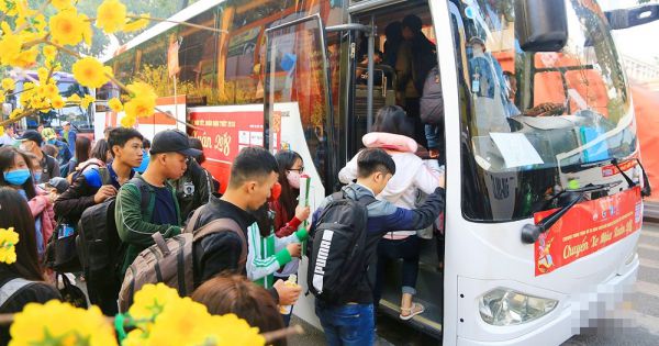 Trường ĐH Nha Trang đưa 400 sinh viên về quê ăn Tết bằng chuyến xe 0 đồng