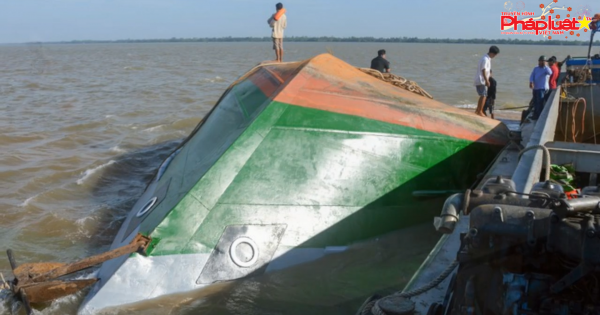 Tìm thấy thi thể 2 trẻ mất tích trong vụ chìm tàu trên sông Hậu