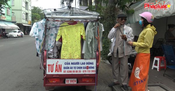 Cụ ông 80 tuổi chạy hơn 50km mỗi ngày để bán quần áo giá 0 đồng