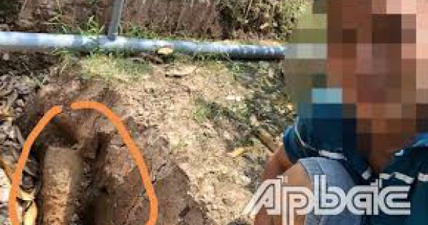 Phát lộ đầu đạn “khủng” chờ nổ khi đào đất làm nhà ở Tiền Giang