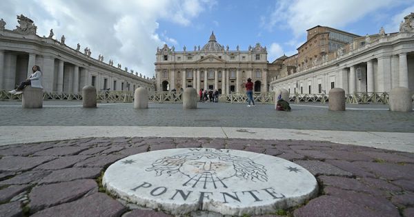 Vatican đóng cửa nhiều điểm tham quan