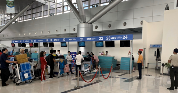 Gần 600 người hết hạn cách ly được bay miễn phí về Hà Nội và TP.HCM