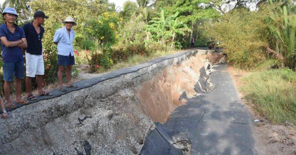 Cà Mau:Tuyến đường Co Xáng-Cơi Năm-Đá Bạc tiếp tục sụt lún nghiêm trọng