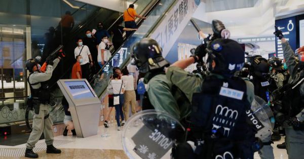 Hong Kong: Biểu tình tái bùng phát, cảnh sát bắt giữ nhiều người