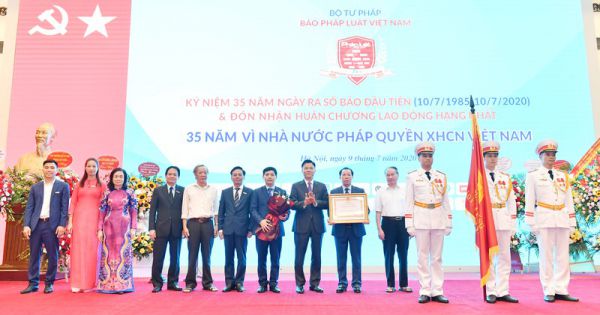 Báo Pháp luật Việt Nam kỷ niệm 35 năm ra số đầu tiên và nhận Huân chương Lao động hạng Nhất