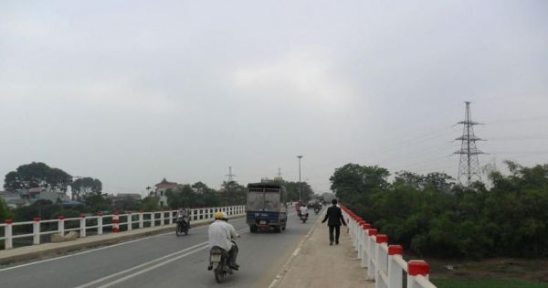 Hà Nội tạm cấm các phương tiện qua cầu Yên Sở