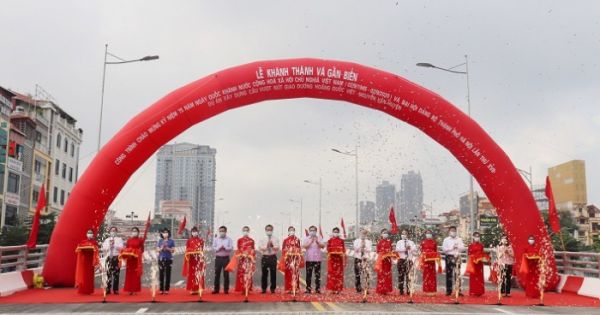 Cầu vượt Nguyễn Văn Huyên - Hoàng Quốc Việt tại Hà Nội chính thức thông xe