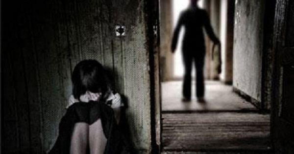 Bảo vệ trường học 67 tuổi hiếp dâm bé gái 12 tuổi tại Nghệ An