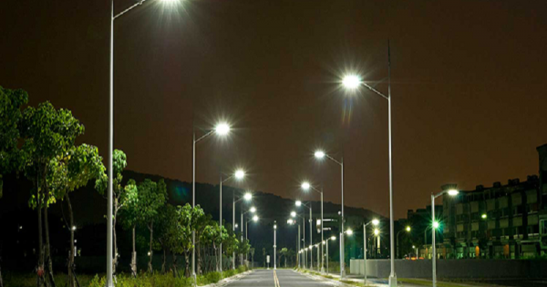 Đầu tư 1.800 bộ đèn led chiếu sáng tại Hà Nội