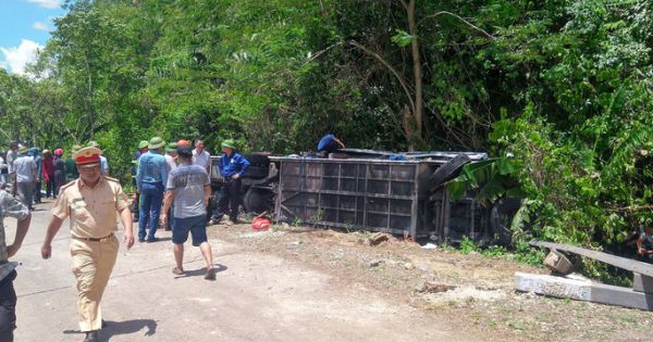 Khởi tố chủ phương tiện trong vụ lật xe du lịch 37 người thương vong tại Quảng Bình