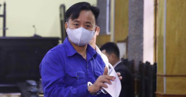 Bị cáo từ chối luật sư bào chữa, đề nghị hoãn tòa trong vụ gian lận thi cử ở Sơn La