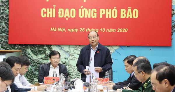Thủ tướng Nguyễn Xuân Phúc chủ trì họp ứng phó bão số 9 giật cấp 15, gây mưa đặc biệt to hướng vào Đà Nẵng - Phú Yên