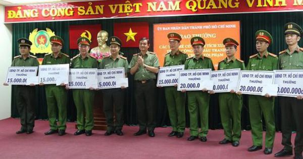 Khen thưởng các đơn vị phá đường dây đưa ma túy từ Campuchia về TPHCM