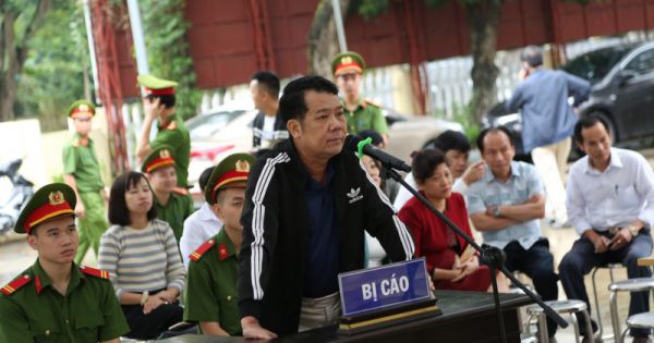 Giám đốc rút súng dọa tài xế ở Bắc Ninh lĩnh án 18 tháng tù