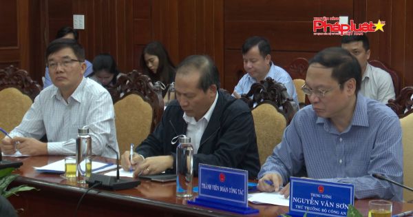Bộ Trưởng Bộ Nông Nghiệp và Phát triển nông thôn kiểm tra công tác khắc phục hậu quả bão số 9 tại Quảng Ngãi