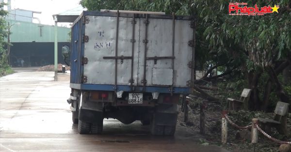Quảng Nam: Người dân bắt tận tay Công ty tinh bột sắn FOCOCEV chở lén chất thải từ nơi khác về tập kết