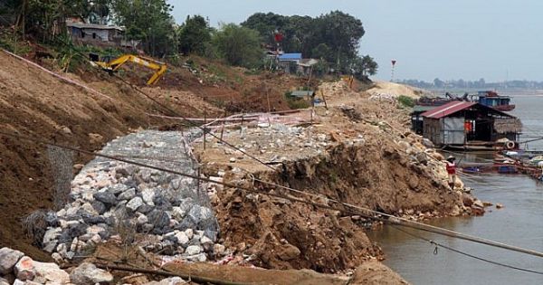Công bố tình trạng khẩn cấp sự cố sạt lở bờ hữu sông Đà