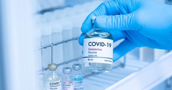 Vắc xin Covid-19 đang được chuyển tới các điểm tiêm chủng ở Mỹ