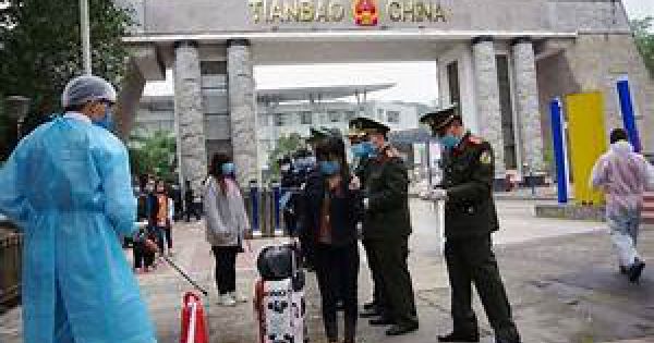 Tiếp nhận 114 công dân Việt Nam do Công an Trung Quốc trao trả