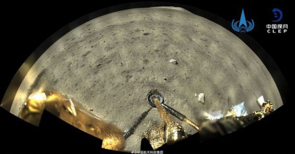 Tàu khám phá Mặt Trăng của Trung Quốc trở về mang theo 2kg đá