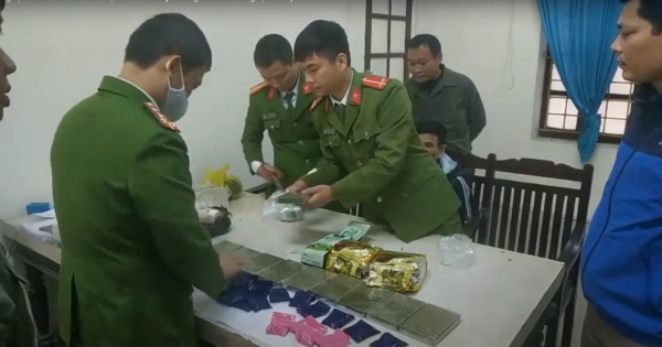Nghệ An: Bắt hai anh em họ buôn ma túy khủng từ Lào về Nghệ An