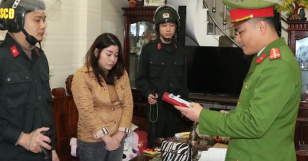 Hà Tĩnh: Gần 100 công an đột kích bắt 12 'nữ quái' đường dây đánh bạc tiền tỷ