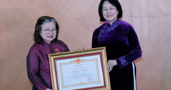 GS.TS Huỳnh Thị Phương Liên - nhà nghiên cứu vaccine được tặng danh hiệu Anh hùng Lao động
