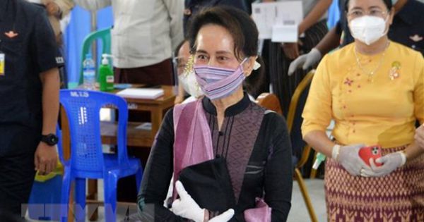 Bà Aung San Suu Kyi bị tạm giam đến giữa tháng 2