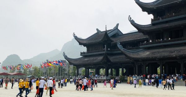 Sở Văn hóa Hà Nam làm việc với chùa Tam Chúc vì 5 vạn dân chen chúc đến chùa