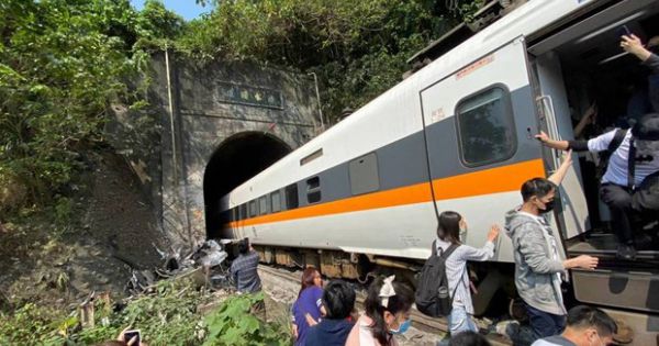 Tai nạn thảm khốc ở Đài Loan: Xe lửa trật đường ray, 36 người thiệt mạng, 72 người bị thương