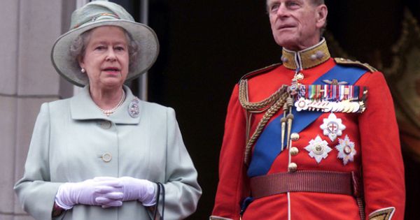 Chủ tịch nước Nguyễn Xuân Phúc gửi điện chia buồn đến Nữ hoàng Anh Elizabeth II