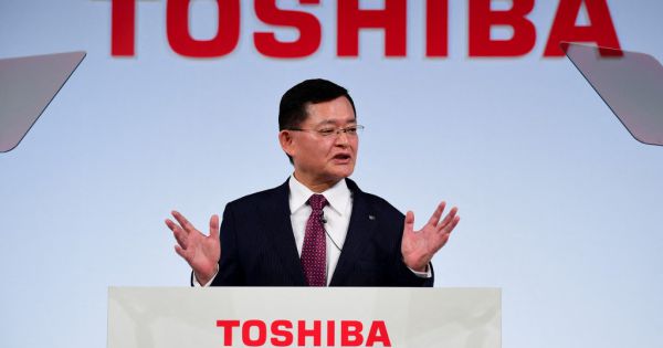 CEO Toshiba đột ngột từ chức