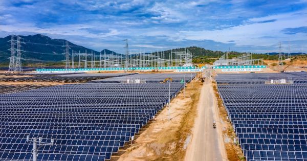 Trung Nam bất ngờ bán 49% cổ phần nhà máy điện mặt trời 204 MW tại Ninh Thuận