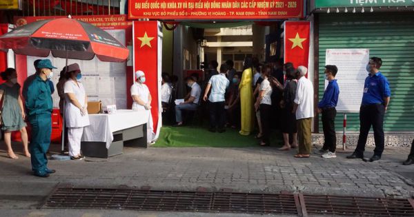 Cử tri Nam Định đi bỏ phiếu bầu 14 đại biểu Quốc hội