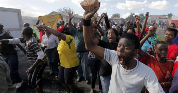 Bạo loạn tồi tệ ở Nam Phi, 72 người thiệt mạng