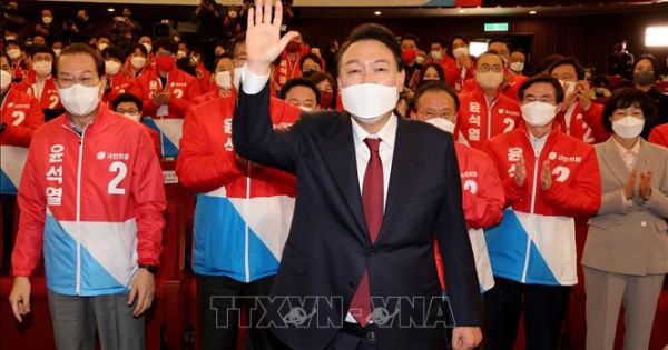 Chủ tịch nước Nguyễn Xuân Phúc gửi điện mừng tổng thống đắc cử Hàn Quốc