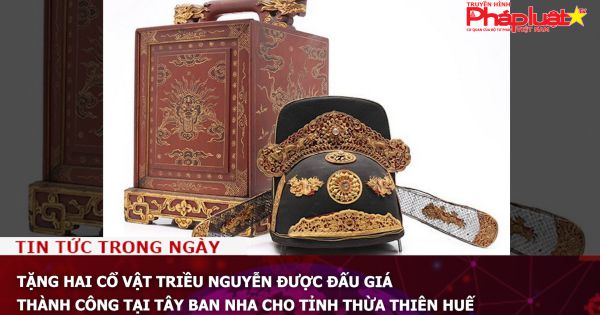 Tặng hai cổ vật triều Nguyễn được đấu giá thành công tại Tây Ban Nha cho tỉnh Thừa Thiên Huế