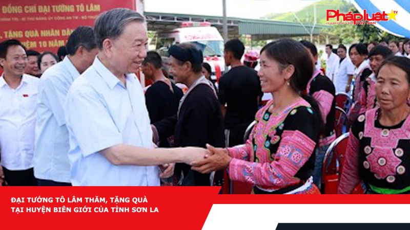 Đại tướng Tô Lâm thăm, tặng quà tại huyện biên giới của tỉnh Sơn La