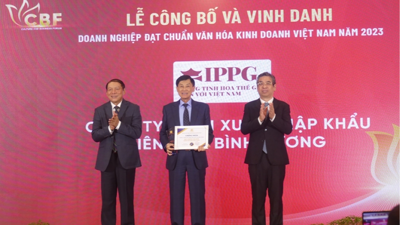 Ông Johnathan Hạnh Nguyễn và tập đoàn IPPG được vinh danh “Doanh nghiệp đạt chuẩn Văn hoá kinh doanh Việt Nam” năm 2023
